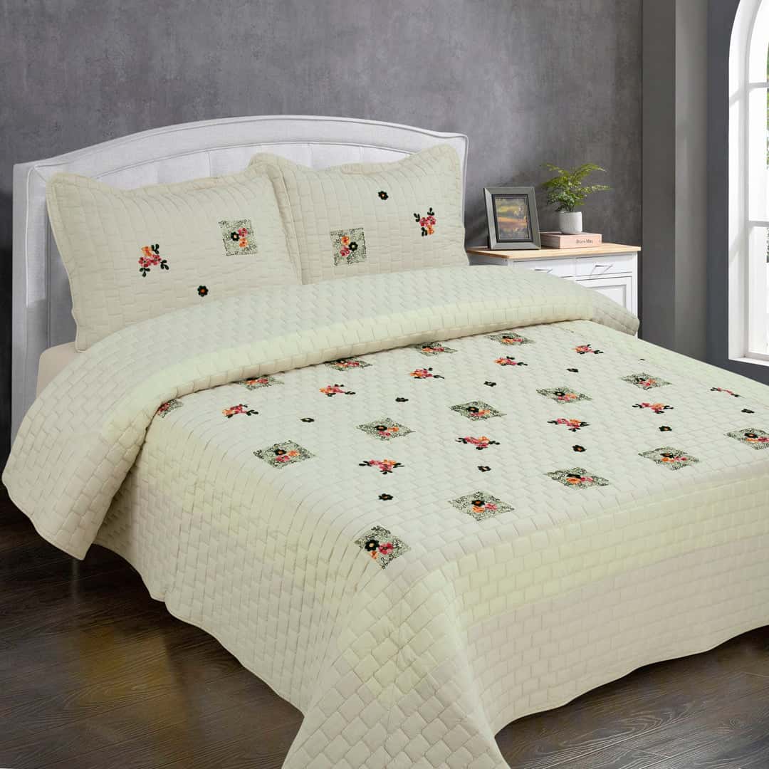 Redcarpet Luxury Embroidered bedspread (Offwhite)