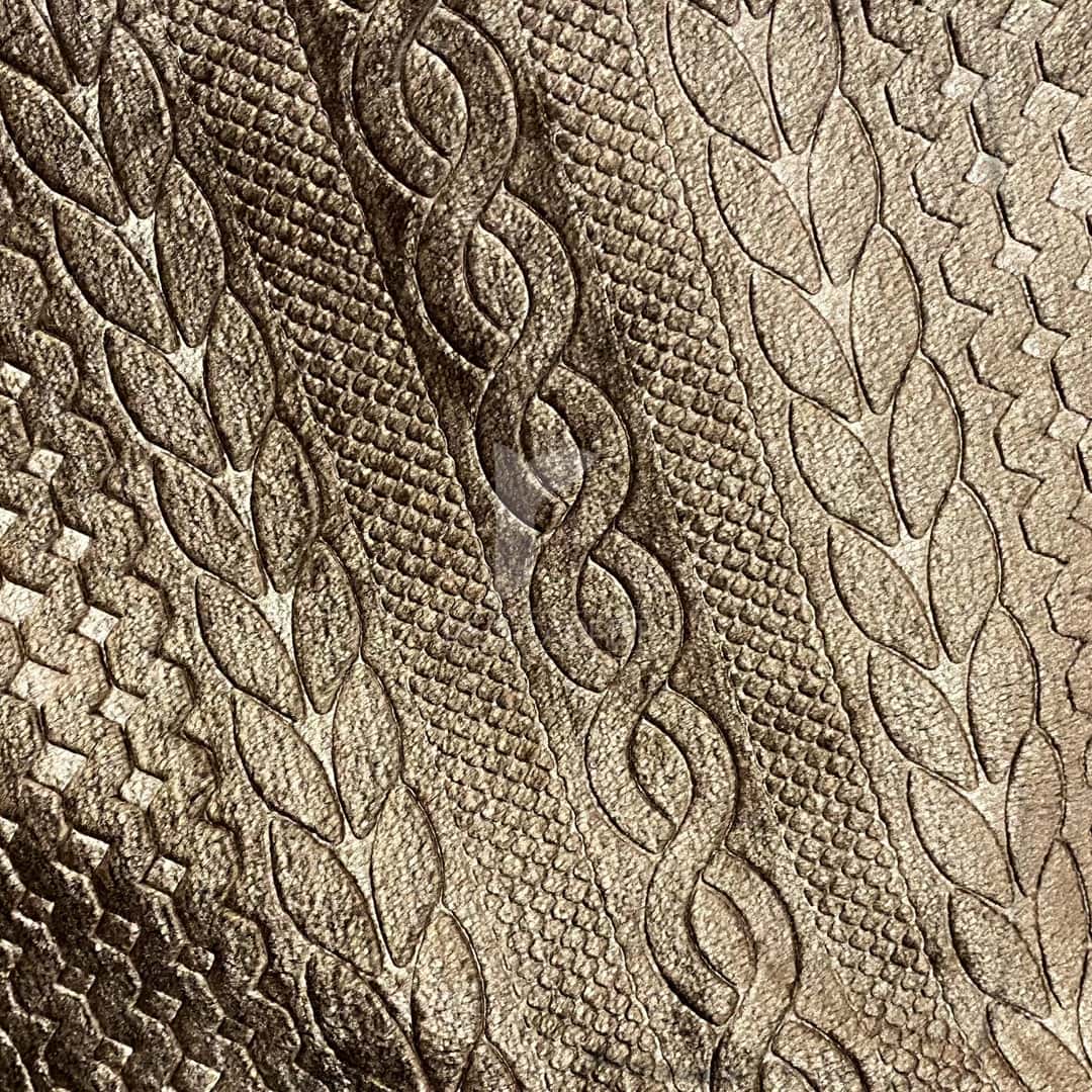 Self embossed fleece blanket (Brown)