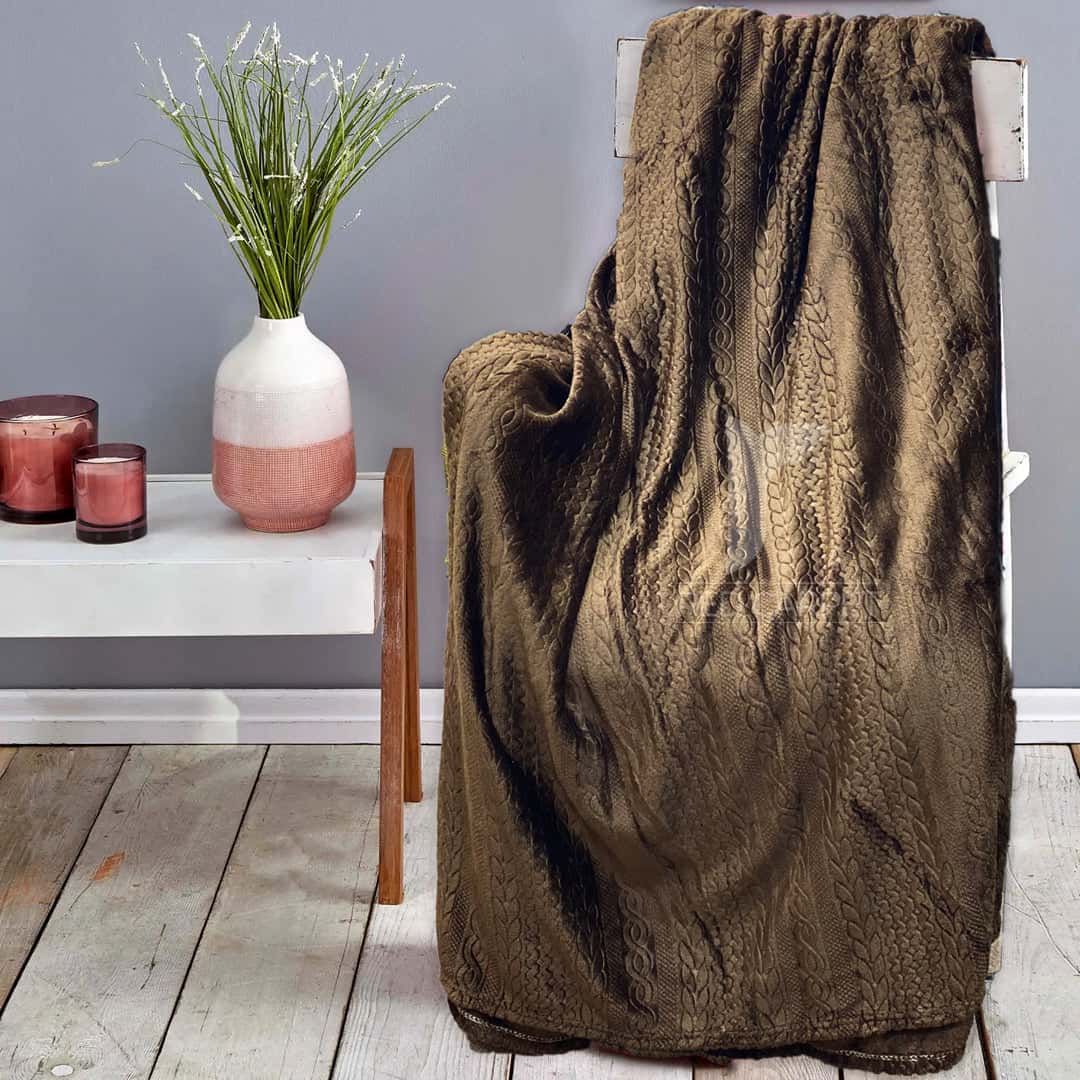 Self embossed fleece blanket (Brown)