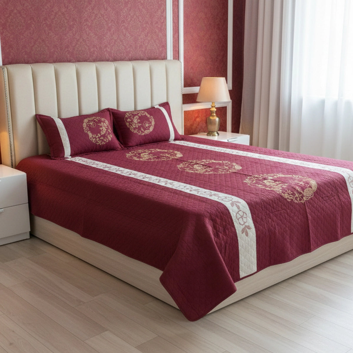 Fancy Embroidered Bed Sheet Set (Red) Main image