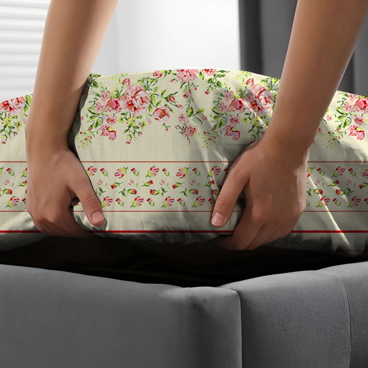 PETALS HAVEN Xara Fitted Bed Sheet Set