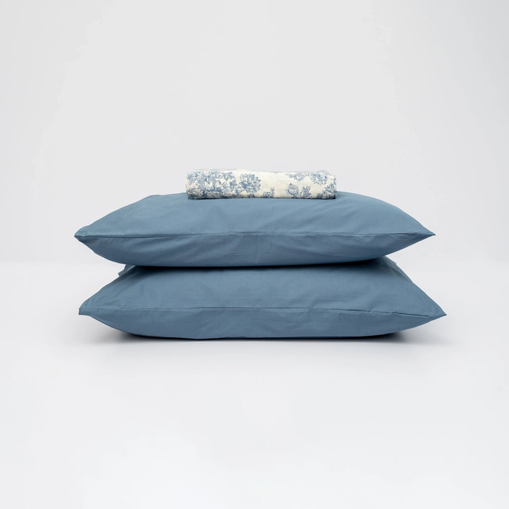 VINTAGE BLUE COTTON PERCALE BED SHEET