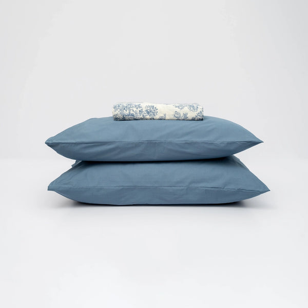 VINTAGE BLUE COTTON PERCALE BED SHEET