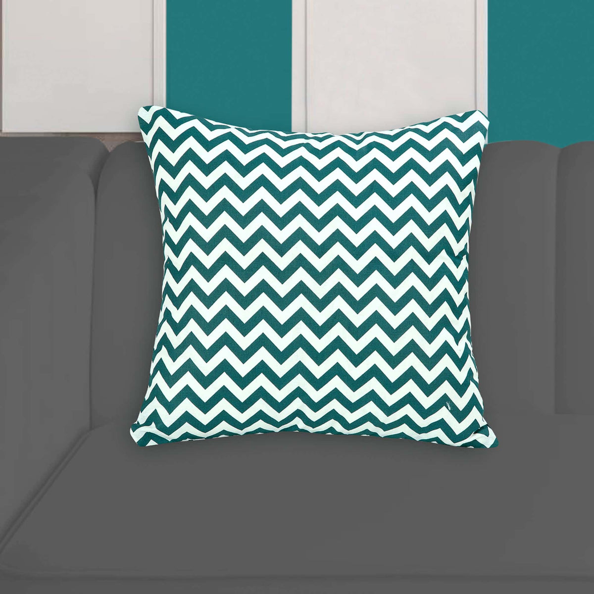 Cotton Percale Zig Zag Cushion Cover (Green) Main image
