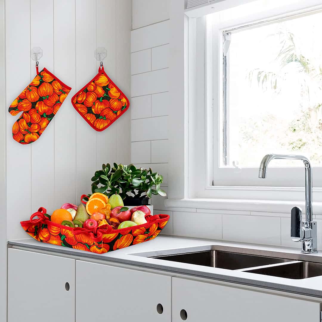 Kitchen Apron Quilted 6 Pcs Set (Pumpkin) Secondary image