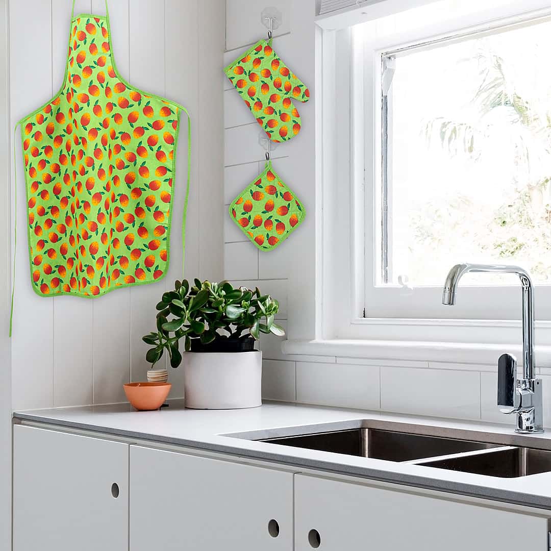 Kitchen Apron Quilted 6 Pcs Set (Strawberry)