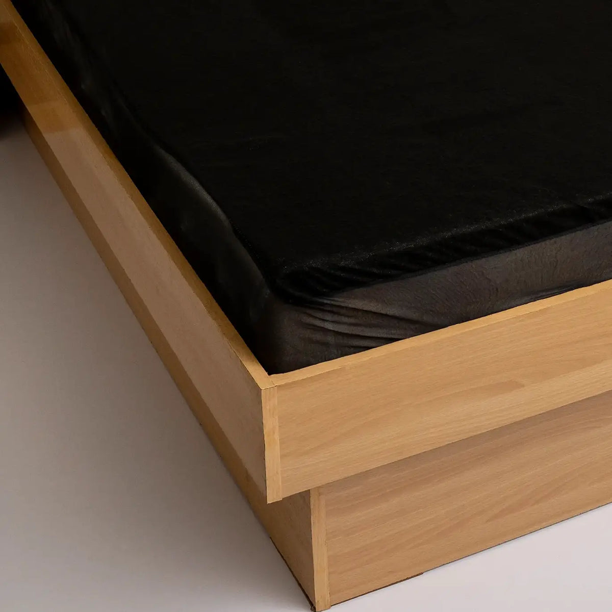 Water Proof Mattress Protector (Black)