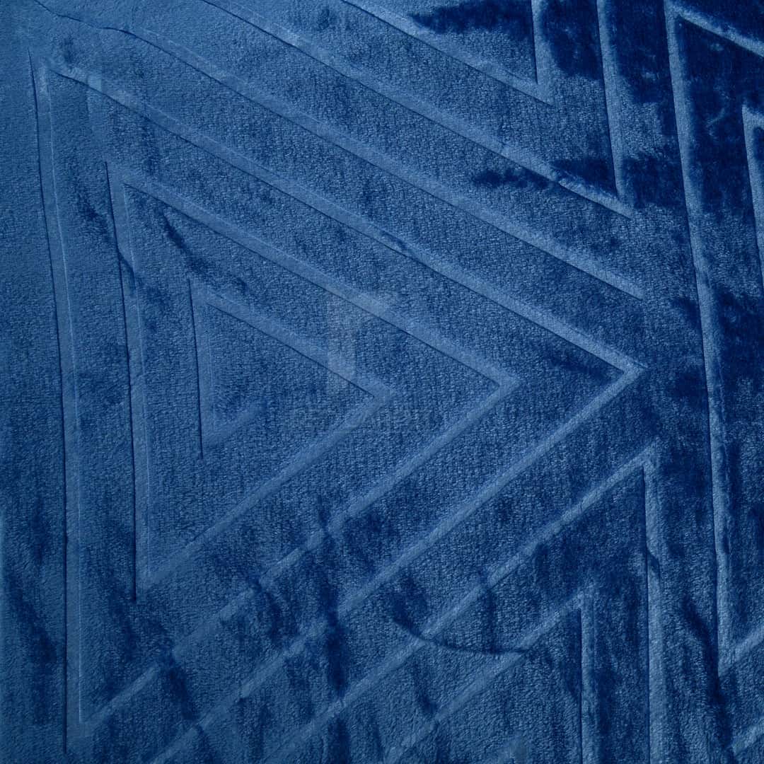 Triangle Embossed Fleece Blanket (Blue)